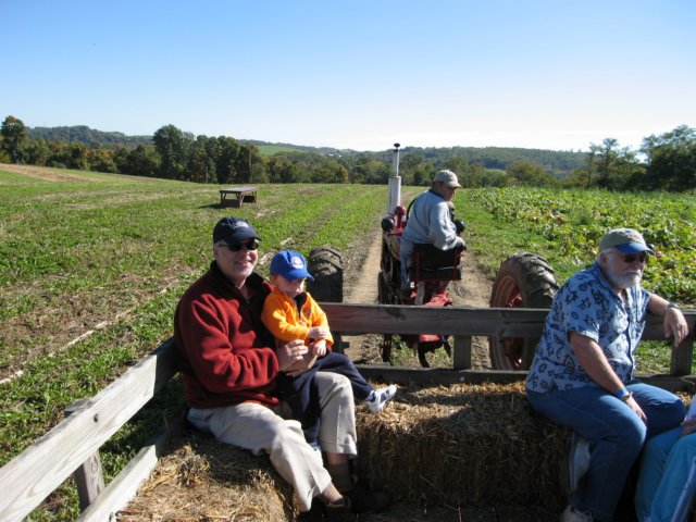 withdaddyonthehayride.jpg